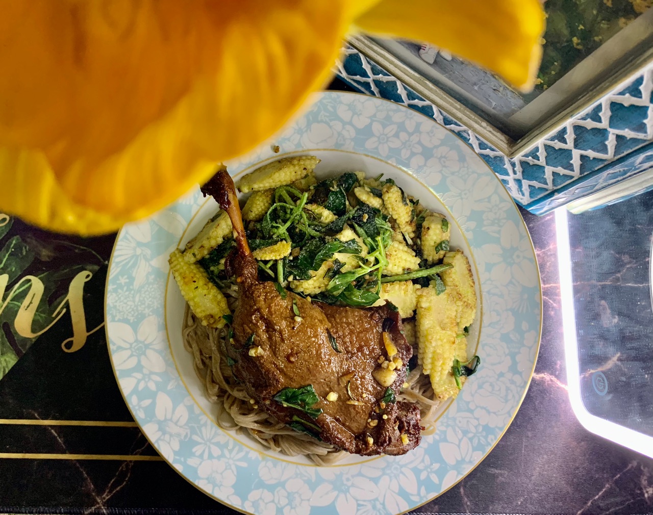 鸭腿荞麦面