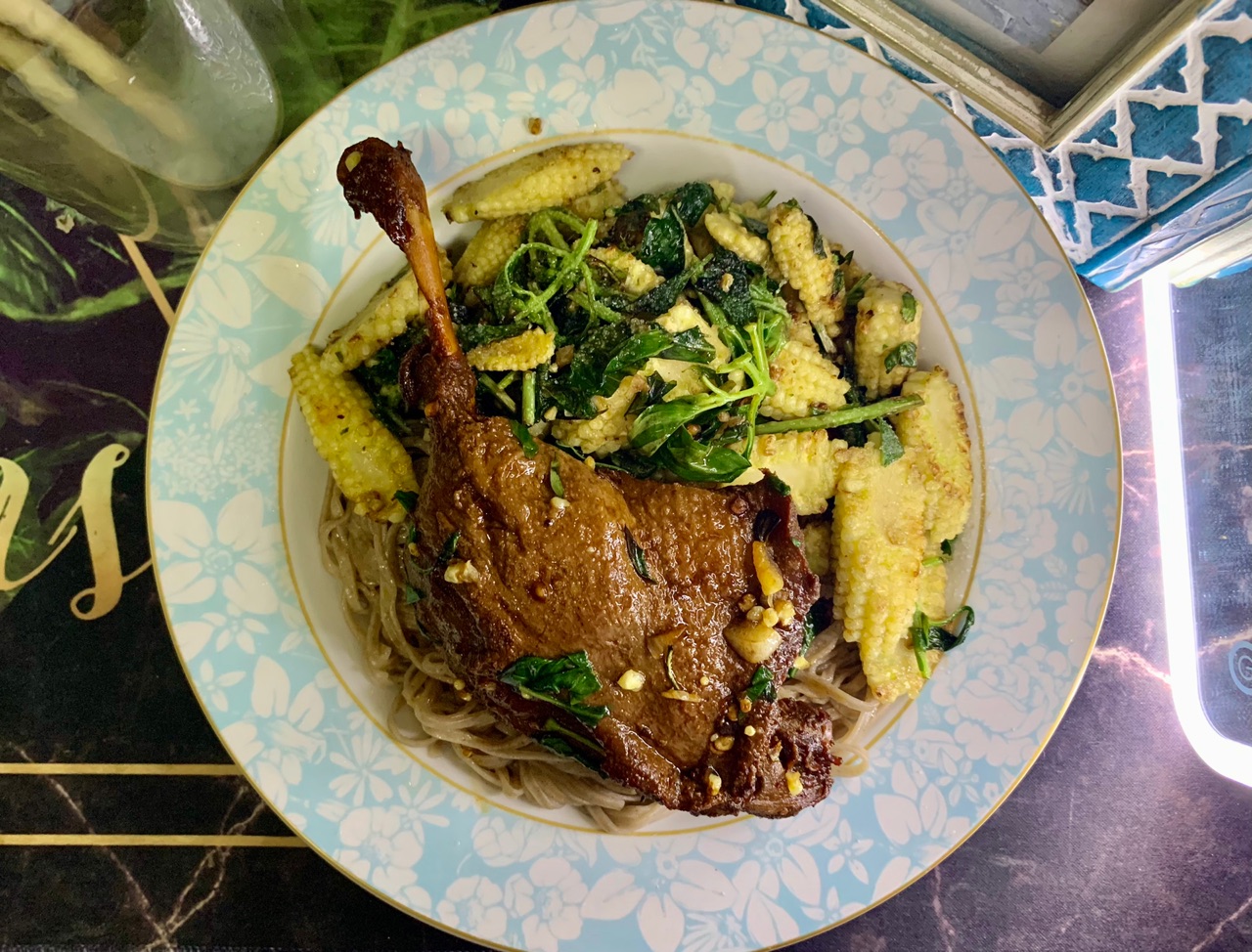 鸭腿荞麦面