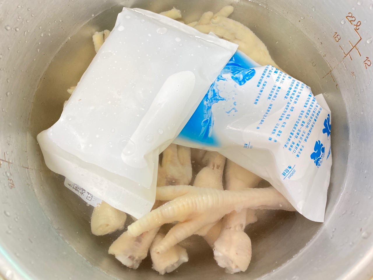 盐焗鸡爪