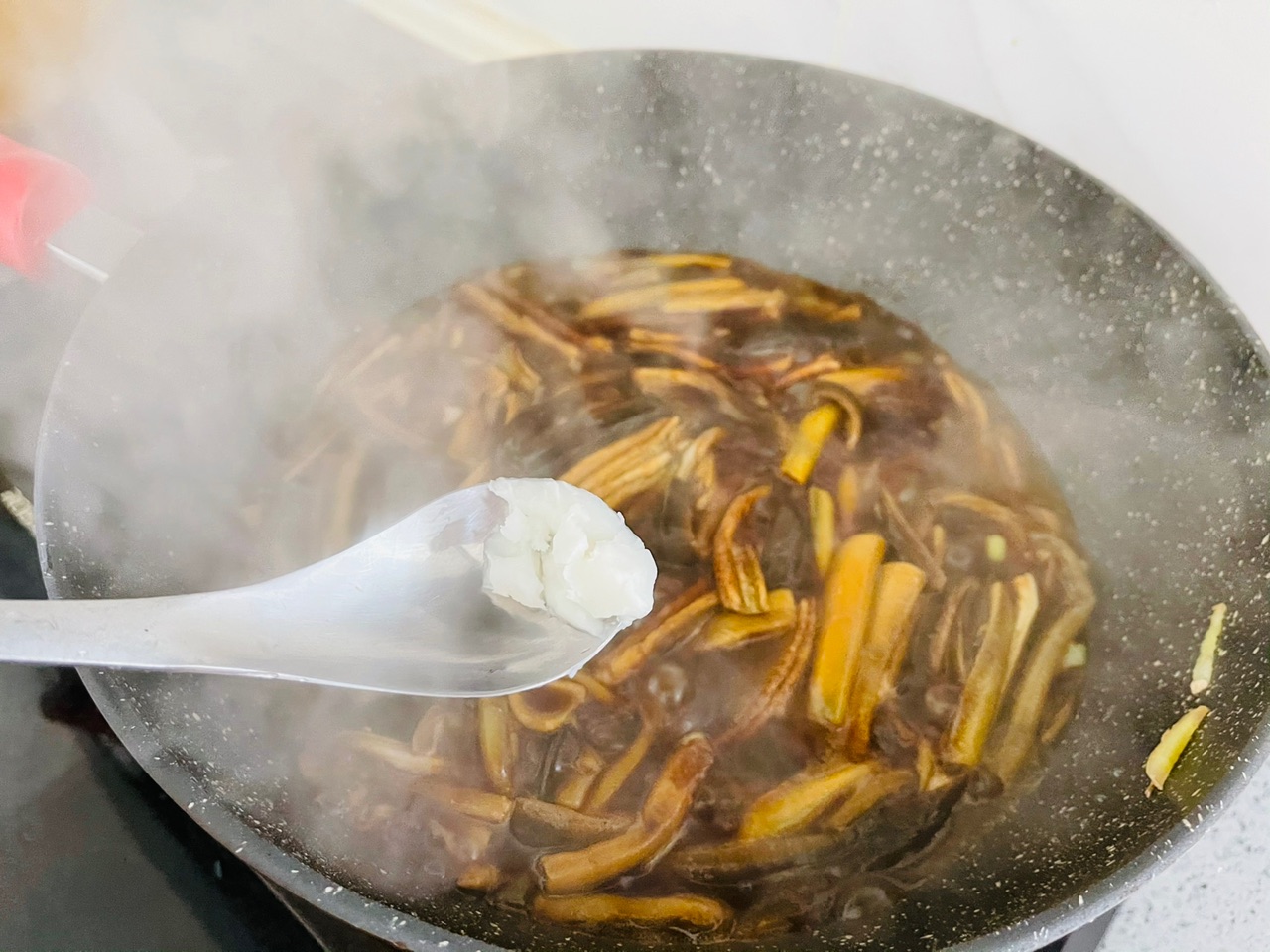 宴客压轴菜响油鳝丝