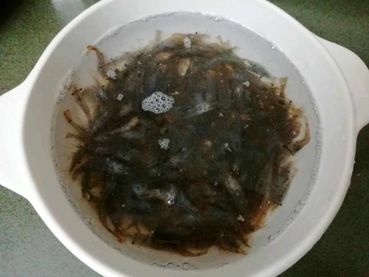 颜色诱人的炒虾