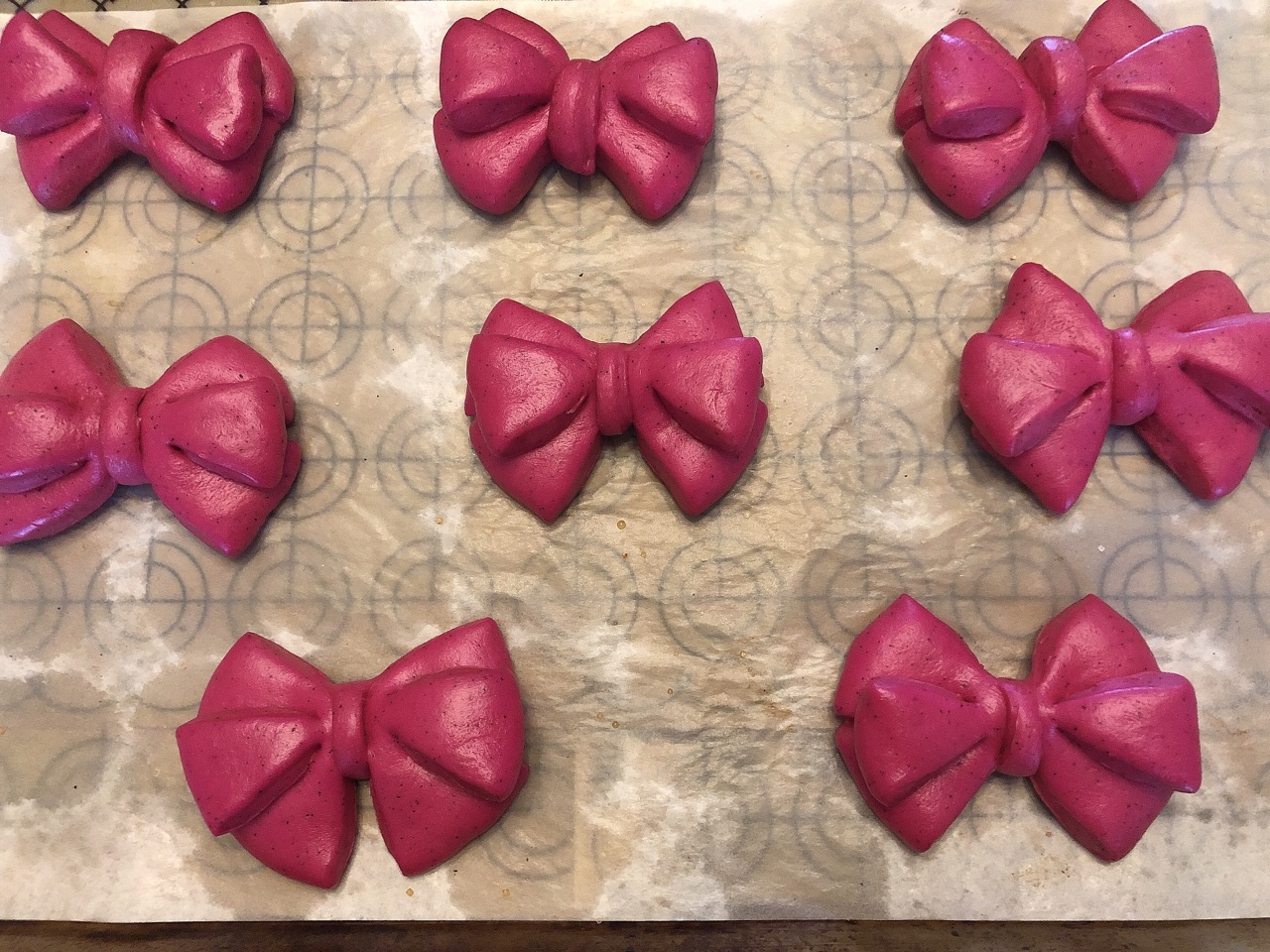 颜值爆表的奶油蝴蝶结小面包