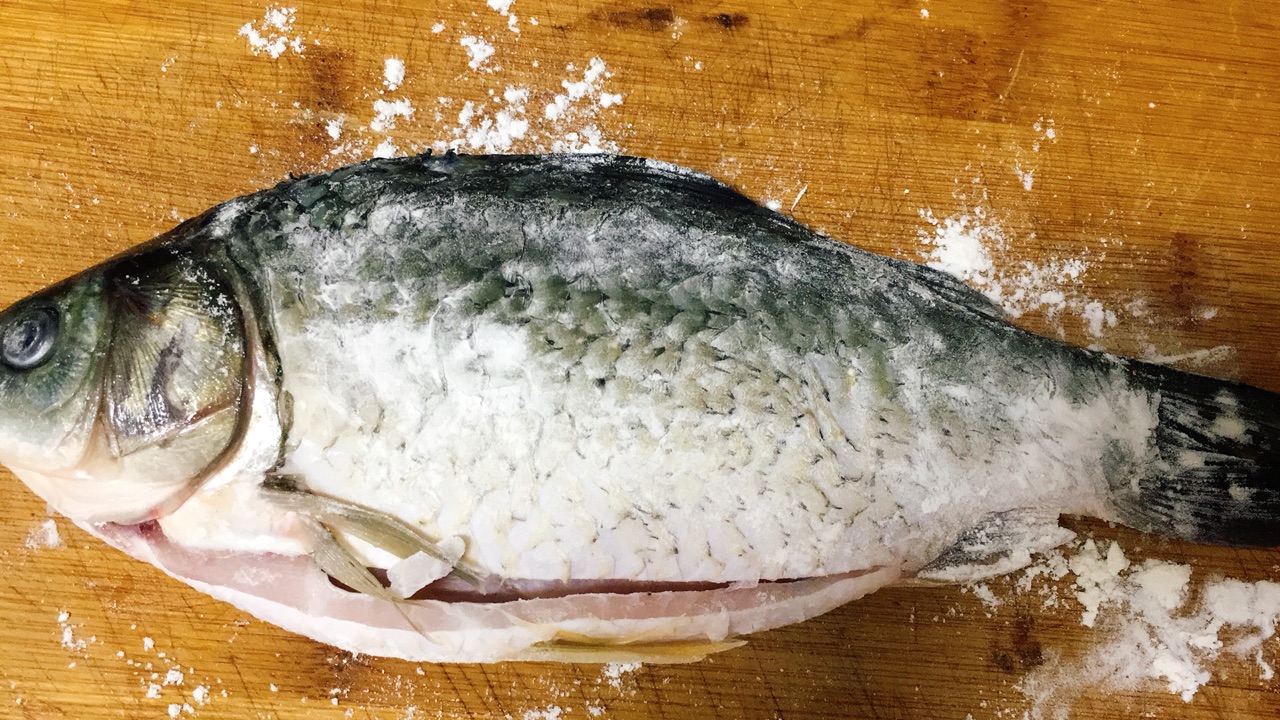 洋葱醋泡油炸鱼