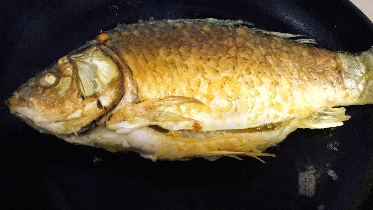洋葱醋泡油炸鱼