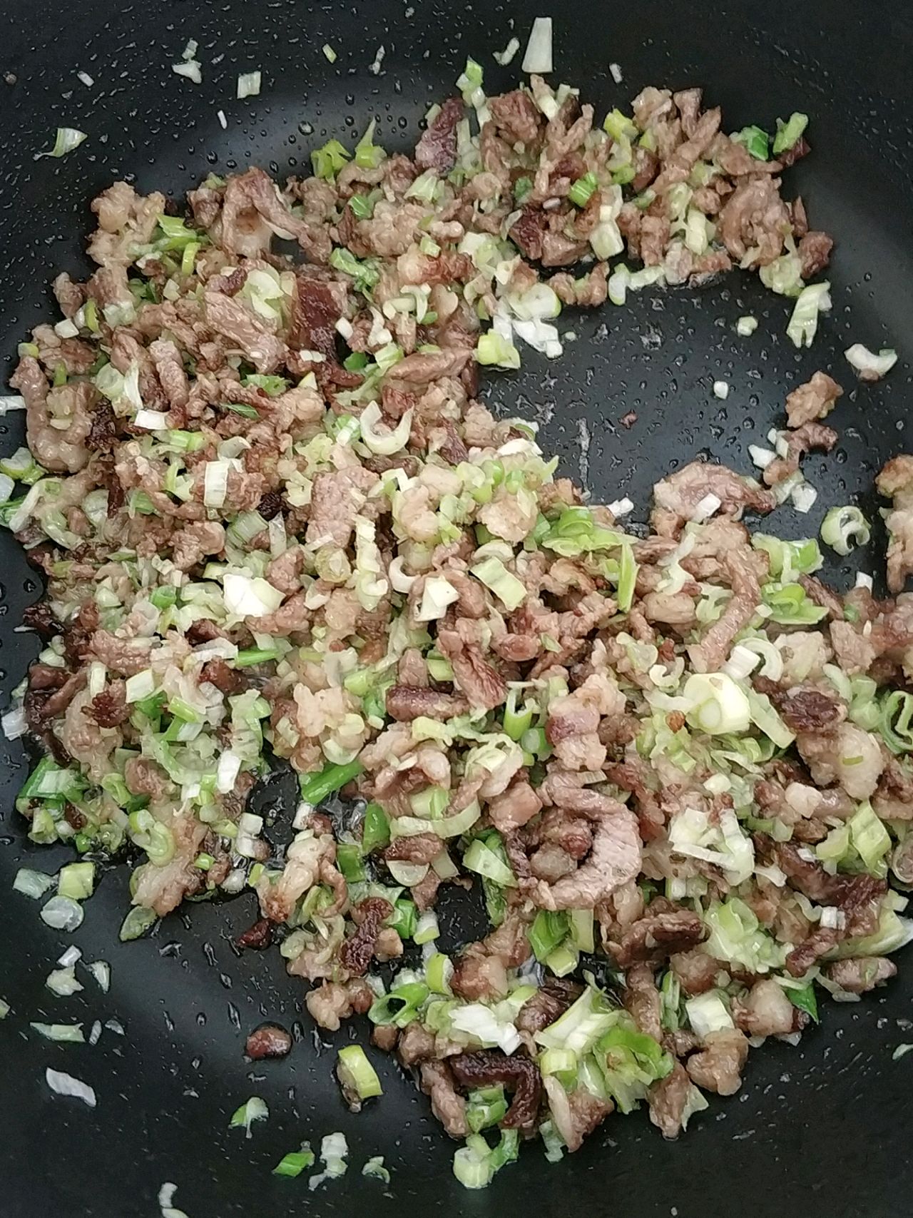 洋葱丁炒羊肉丁