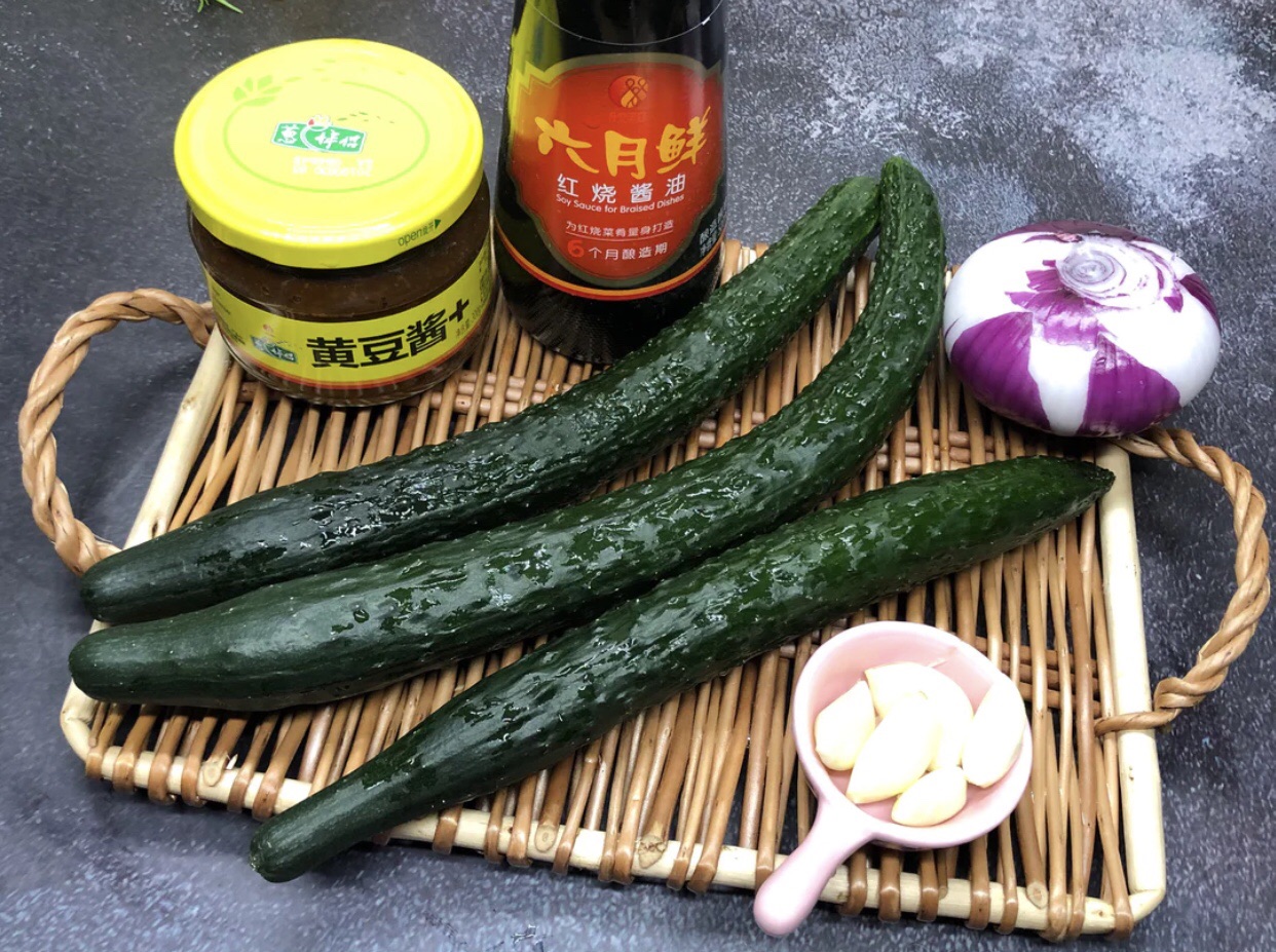 洋葱酱爆黄瓜