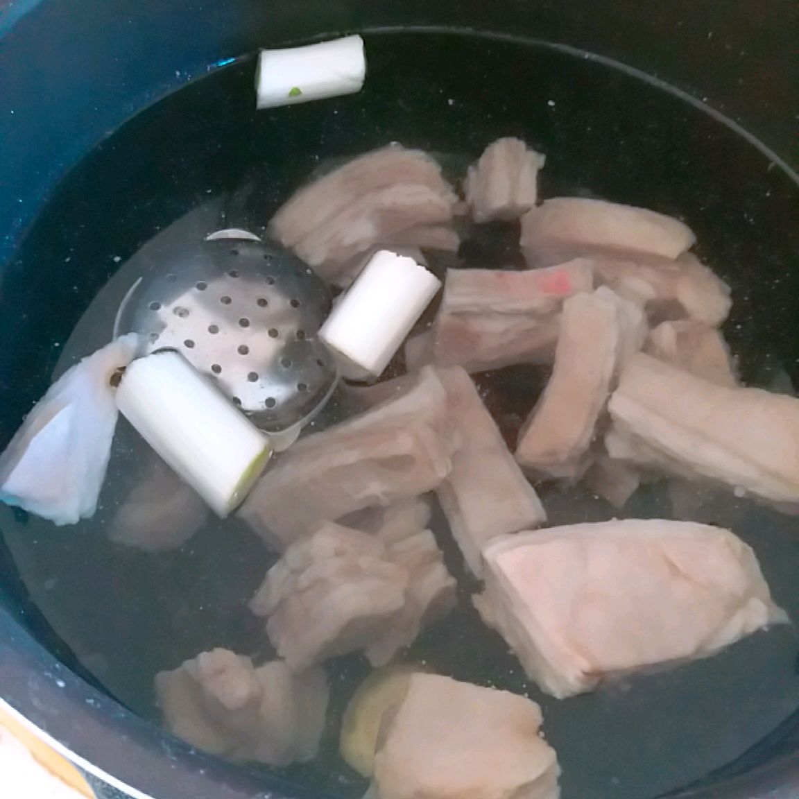 羊排炖萝卜