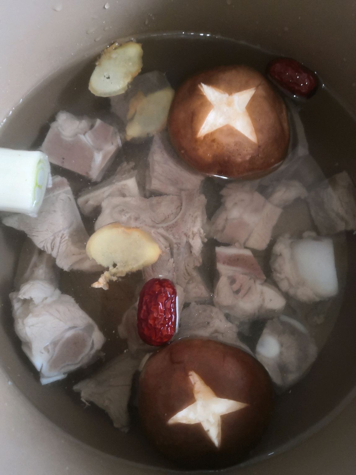 养生排骨汤