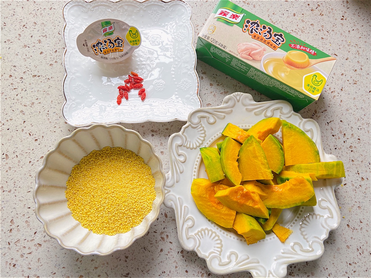 养生小米鸡汤火锅