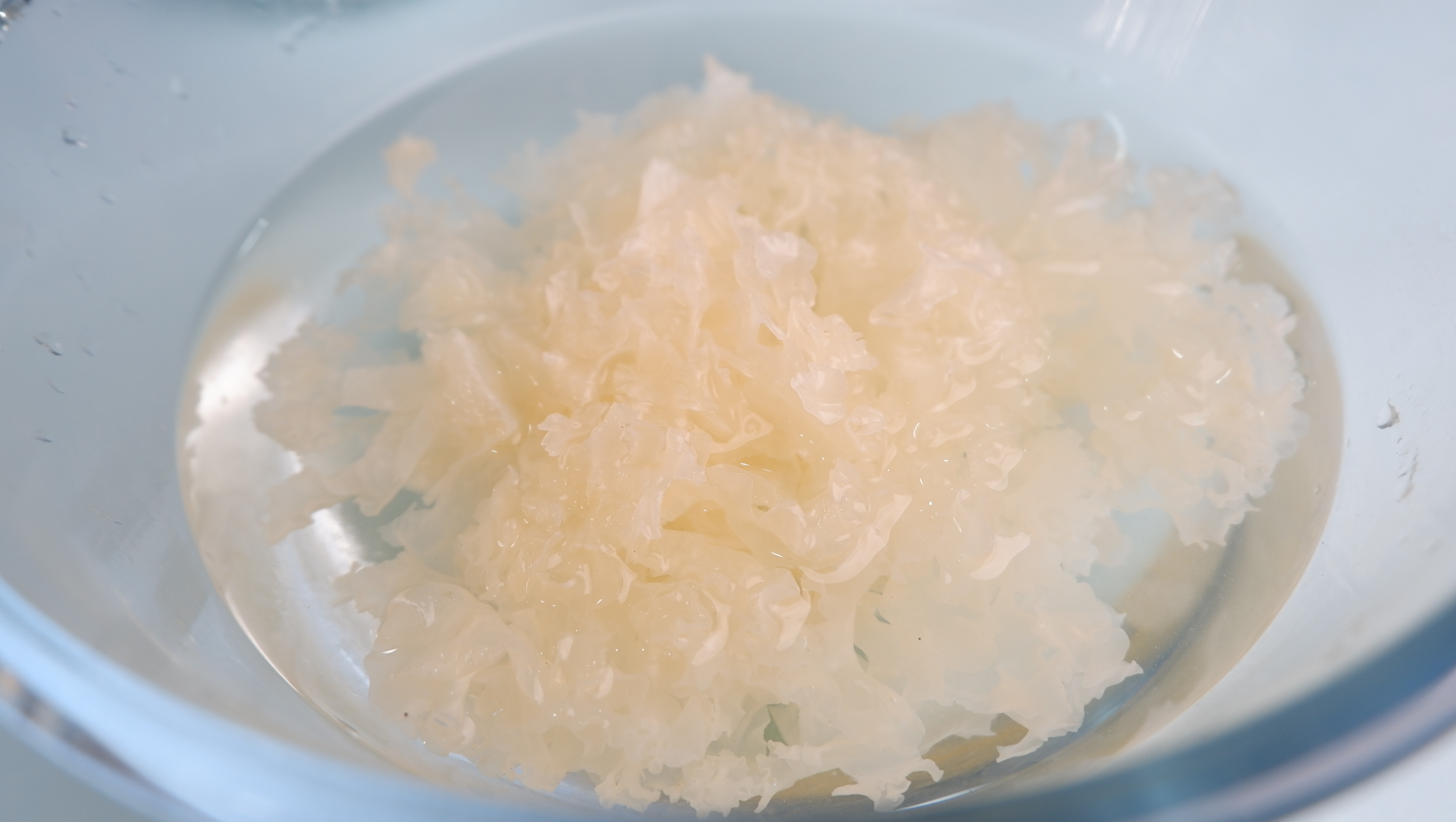 养生银耳红梨茶
