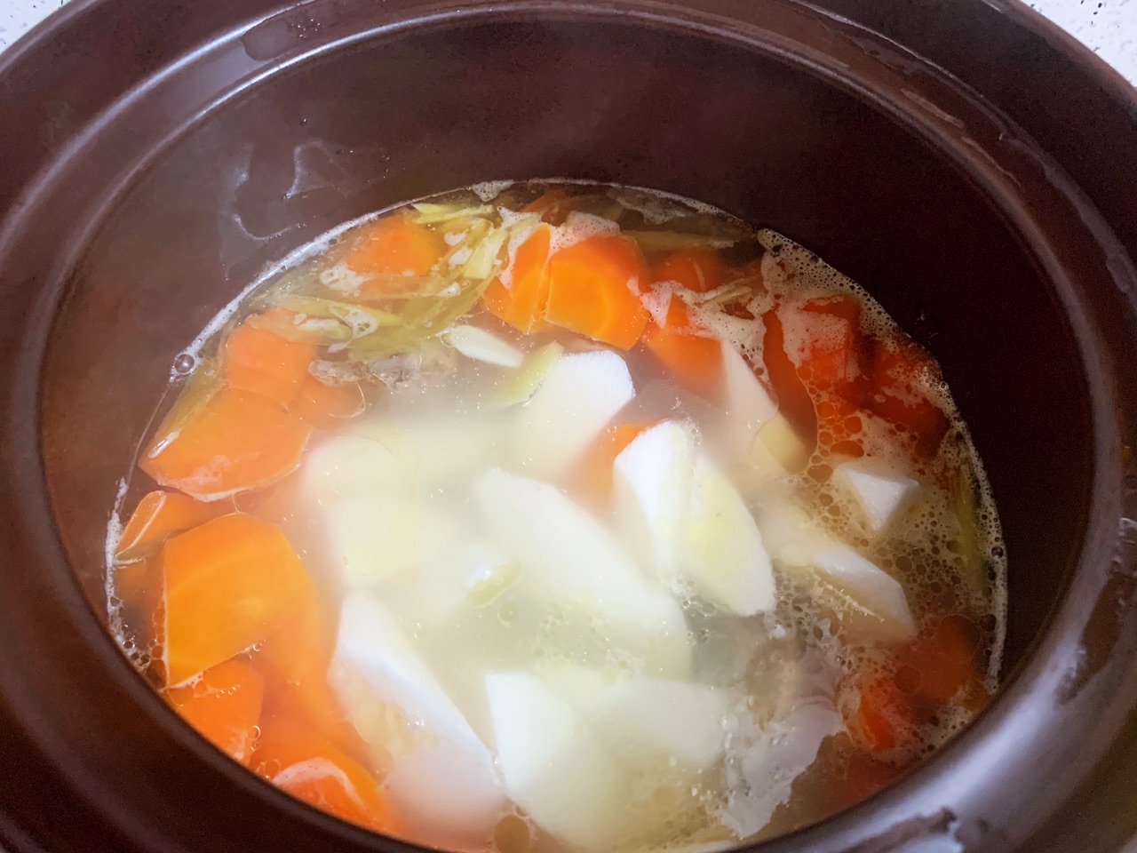 羊蝎子胡萝卜山药汤
