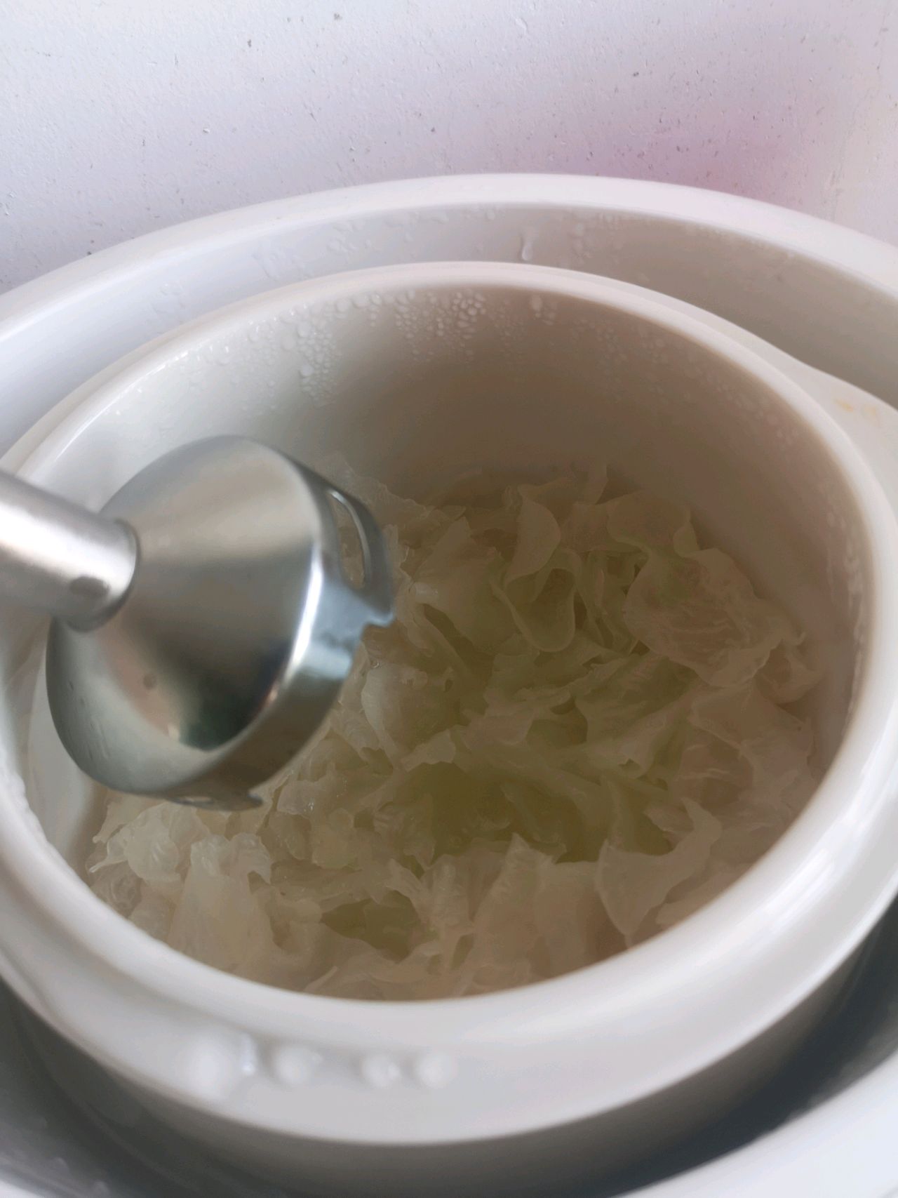 【养颜圣品】牛乳银耳羹