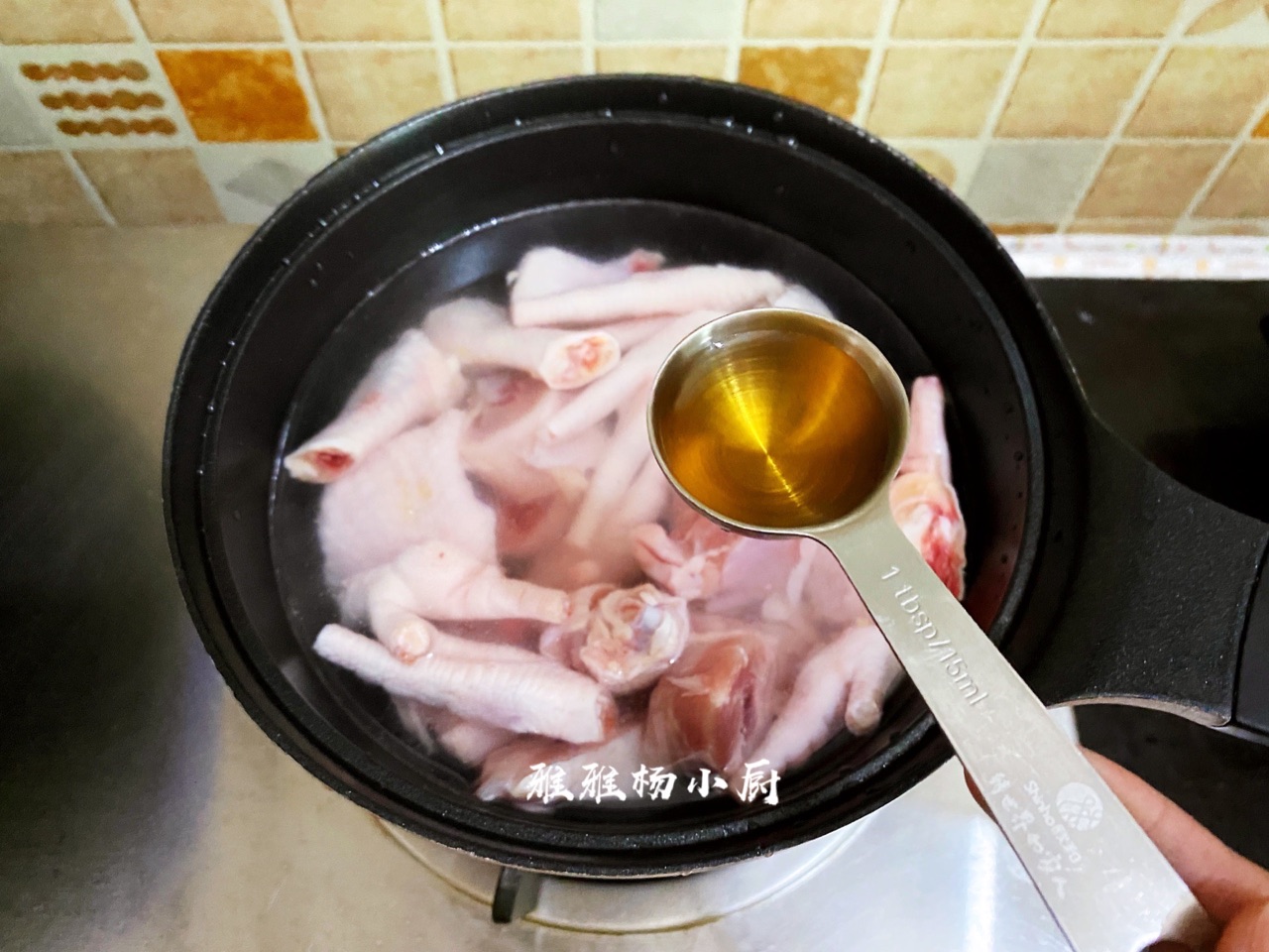 药膳鸡汤