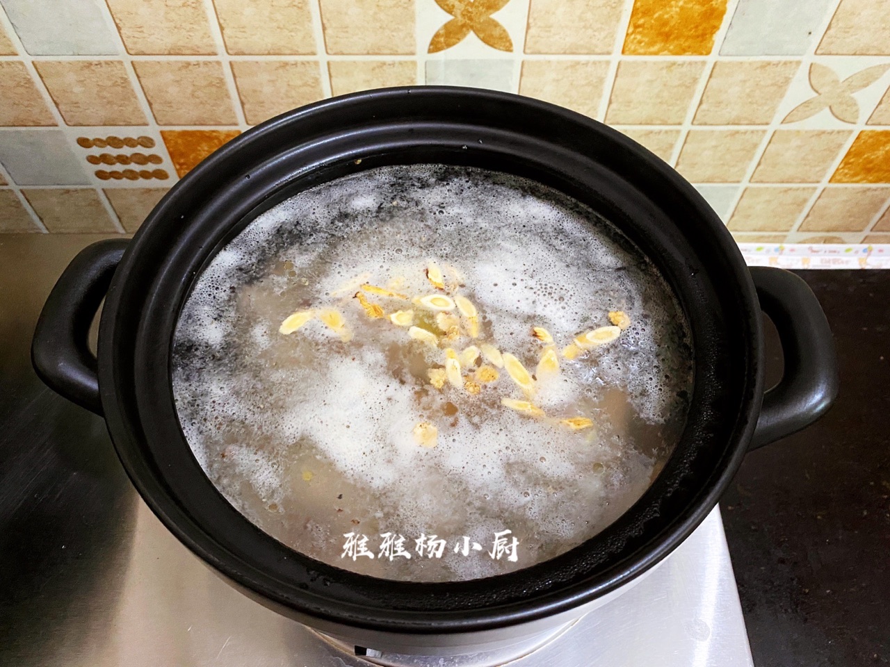 药膳鸡汤