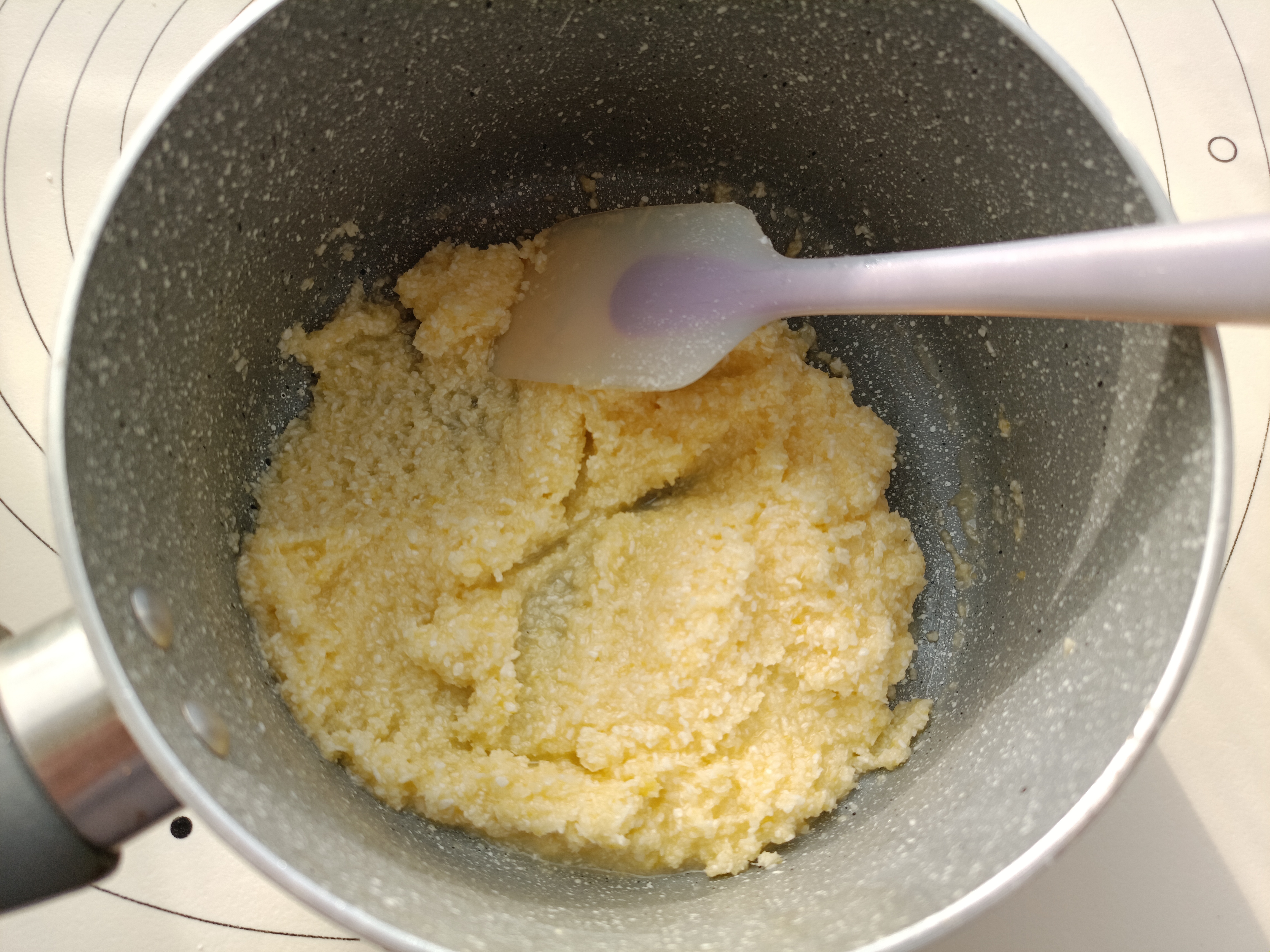 椰蓉牛角面包