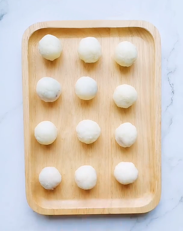 椰蓉牛奶球