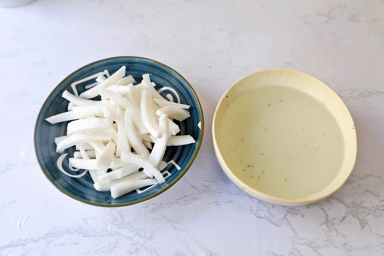 椰子鲜鸡汤