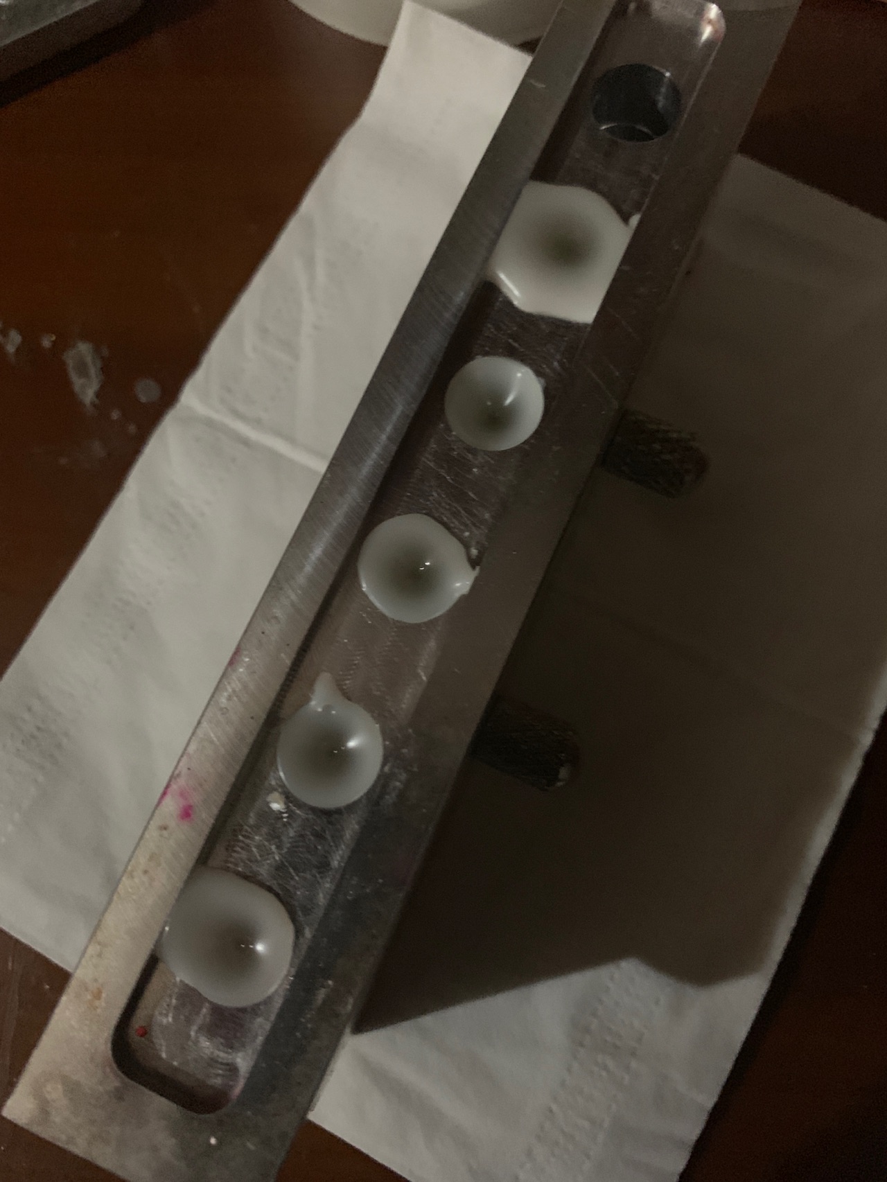 椰子油润唇膏