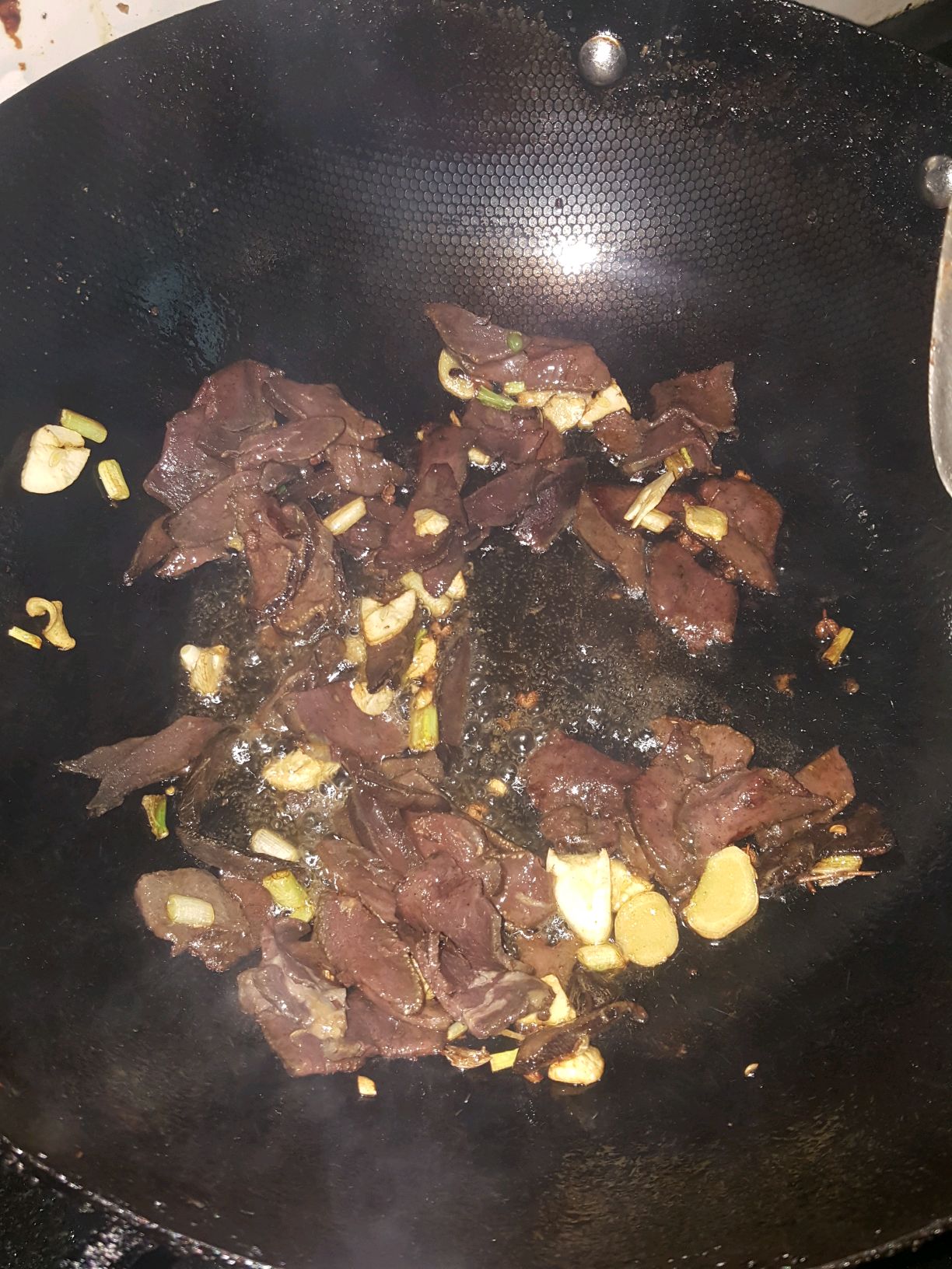 宜昌——泡菜木耳爆炒腊猪肝