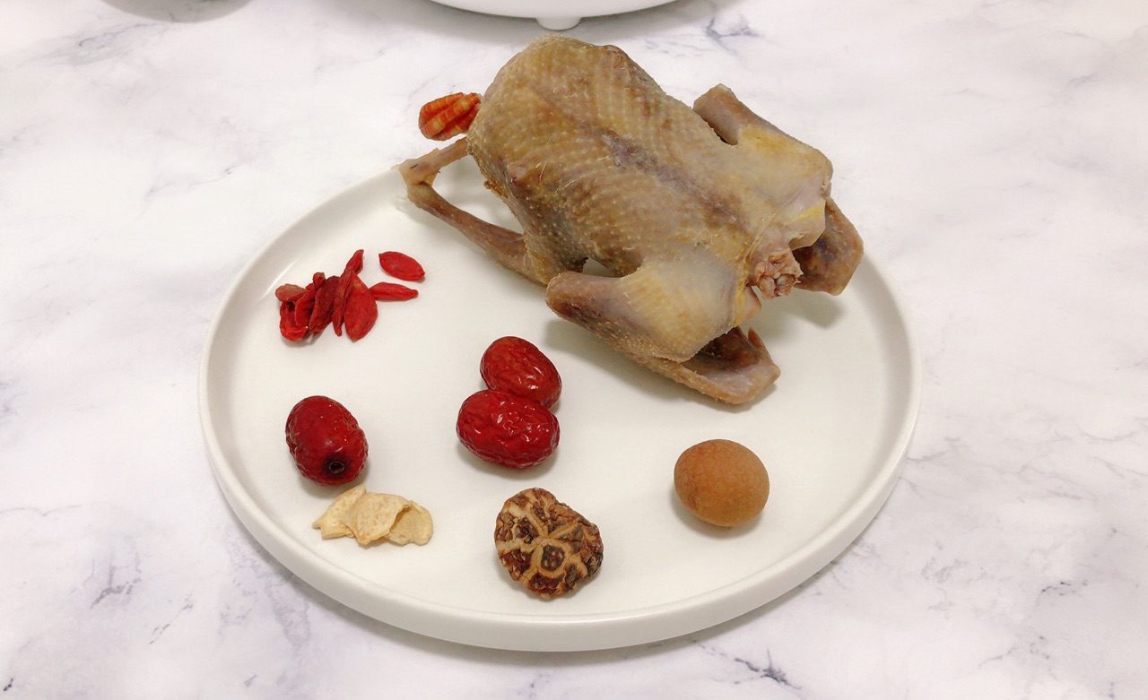 伊莱特电饭煲—元气鸽子汤