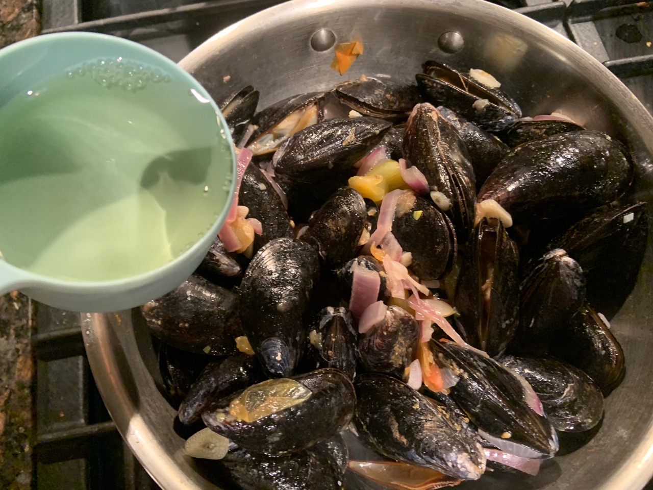 意式白葡萄酒焗青口
