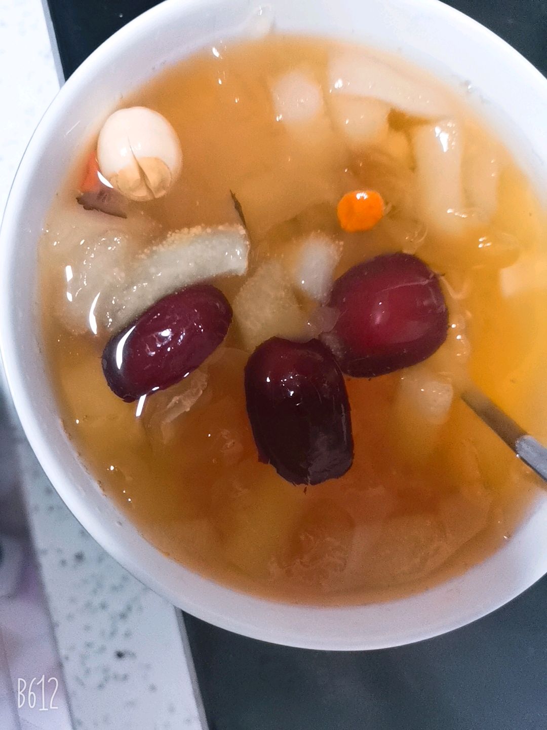 银耳雪梨莲子羹