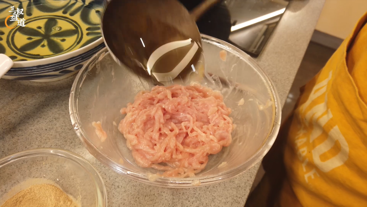 银芽炒肉丝