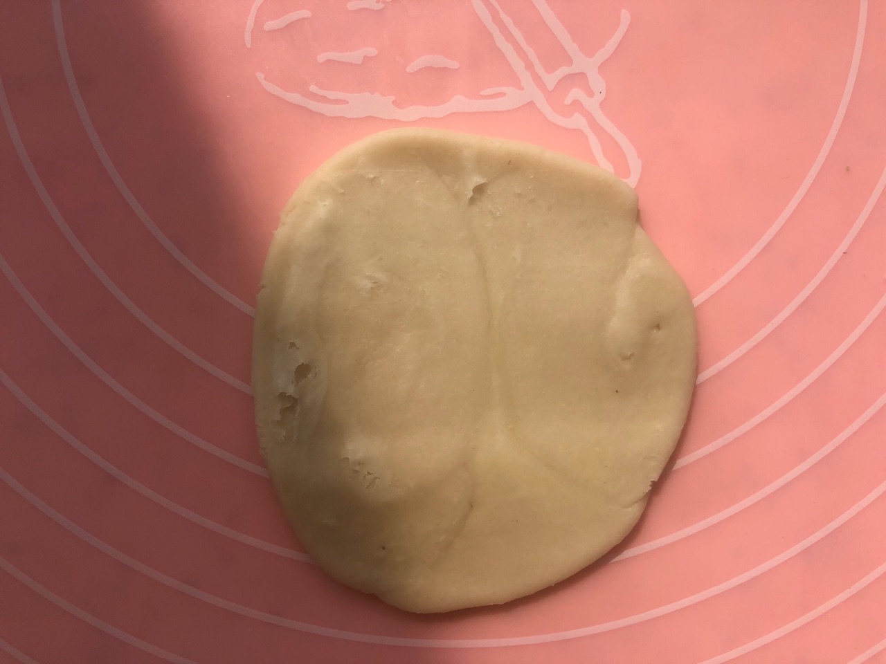 樱桃桃山皮馅蛋黄酥