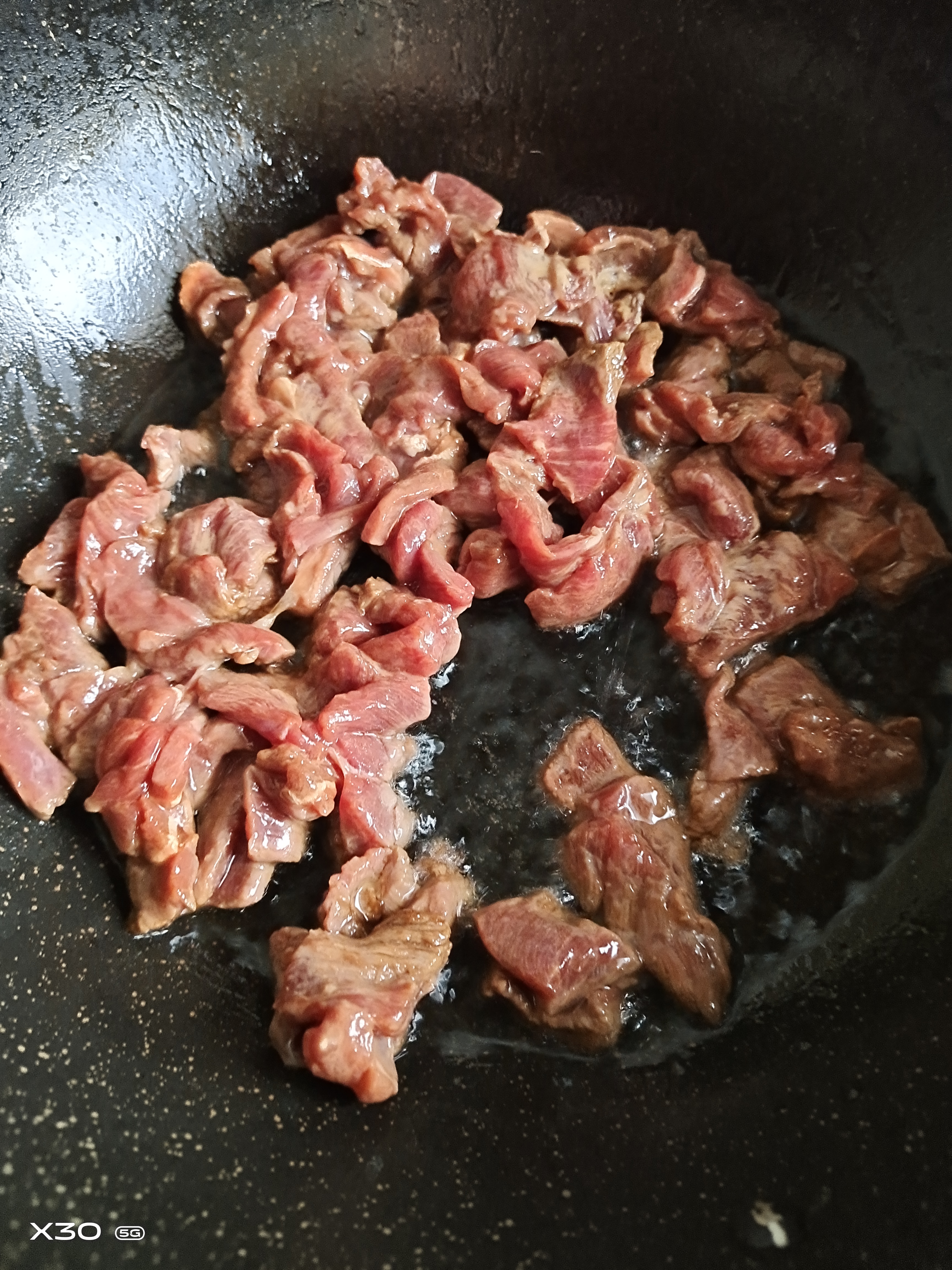 营养健康彩椒炒牛肉