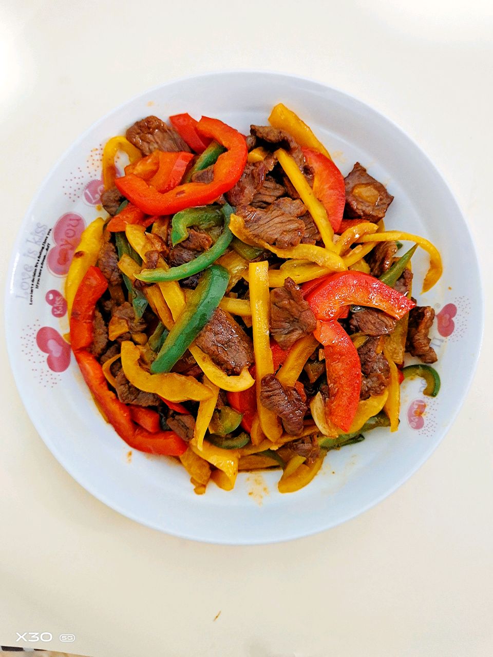 营养健康彩椒炒牛肉