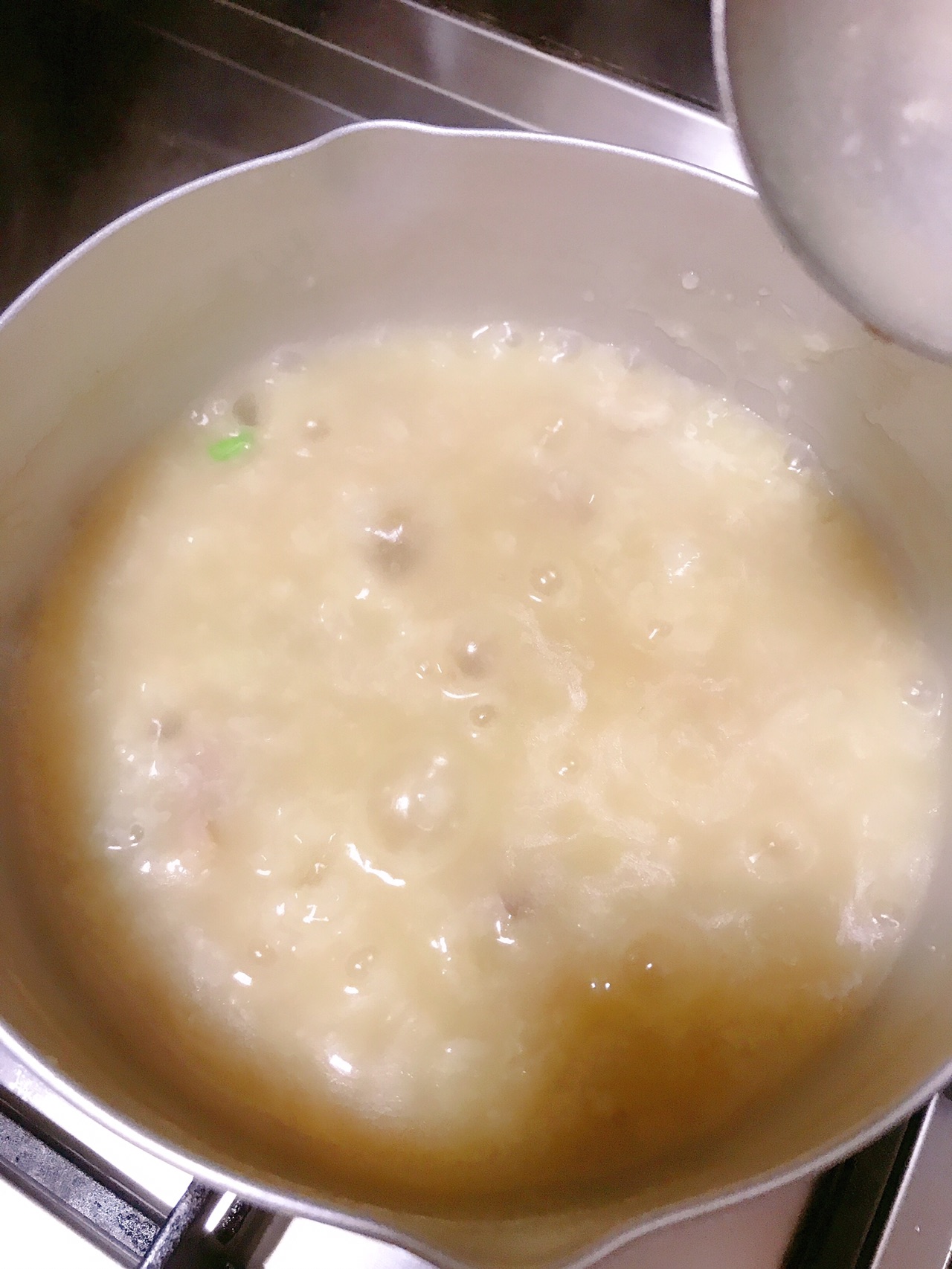 营养美味的生滚猪杂粥~广东人早餐的最爱