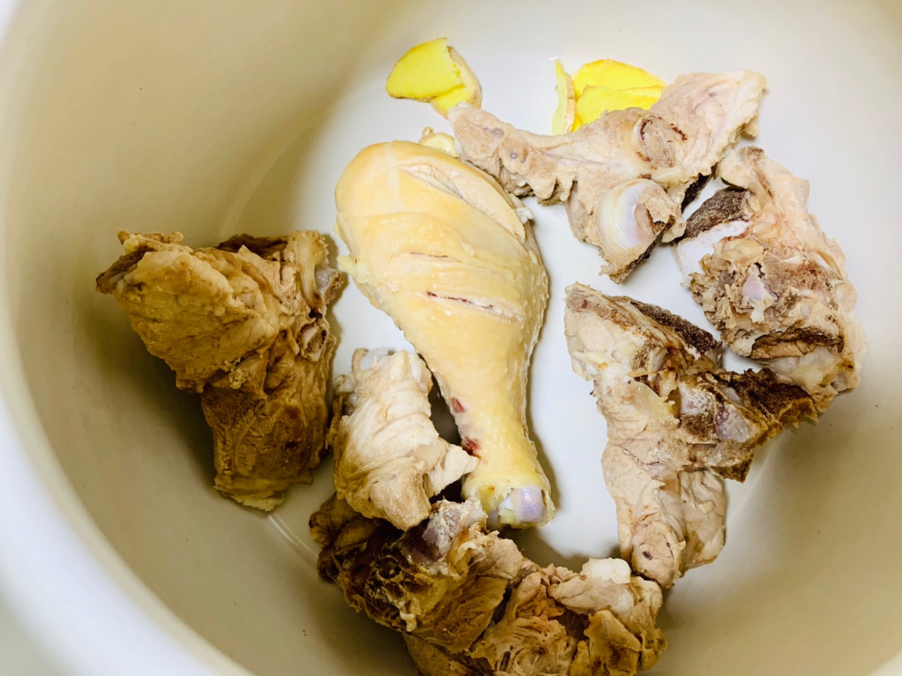 营养美味の排骨鸡腿虫草花汤