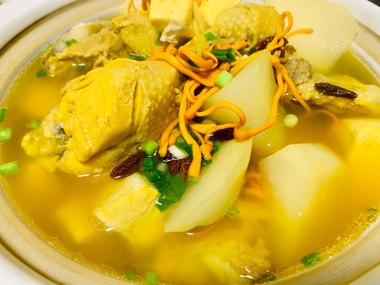 营养美味の排骨鸡腿虫草花汤
