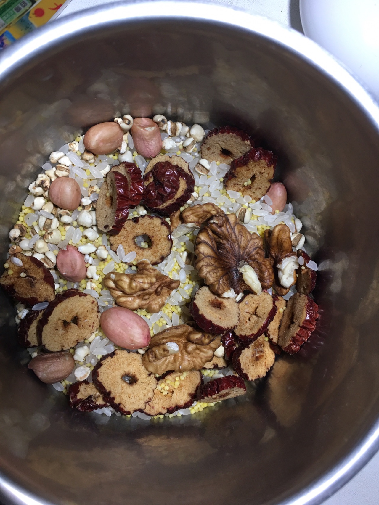 营养又养胃的南瓜红枣小米糊