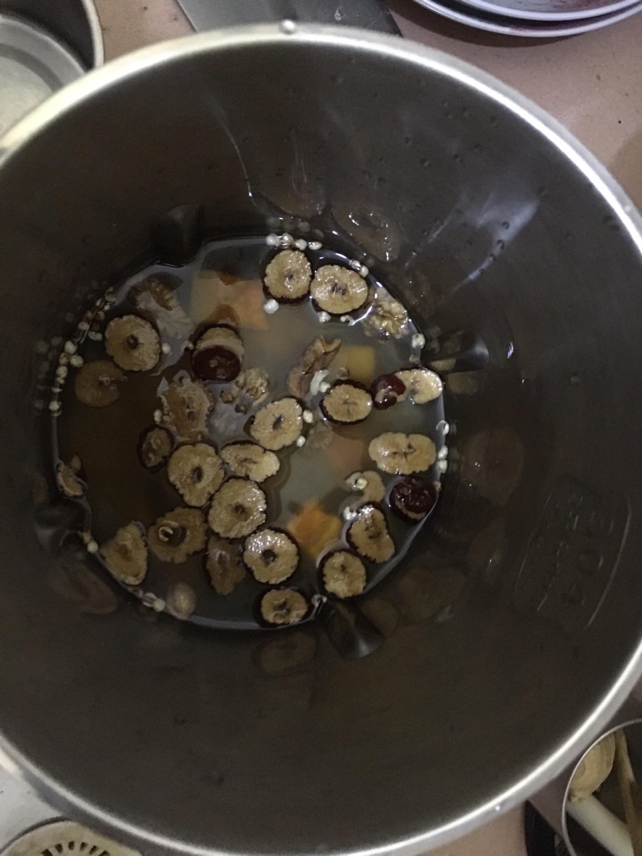 营养又养胃的南瓜红枣小米糊