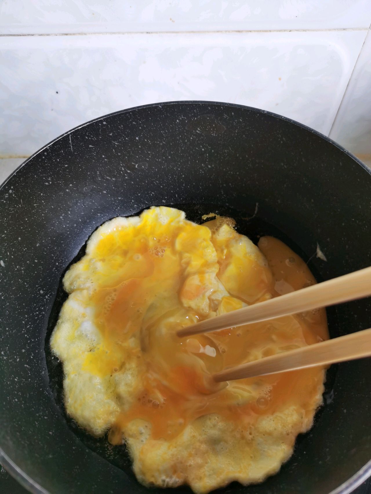 营养早餐面菌菇鸡蛋面