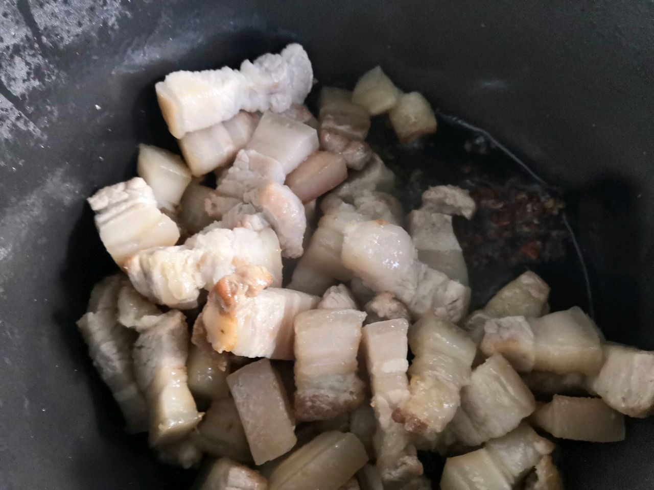 用珐琅锅做板栗红烧肉