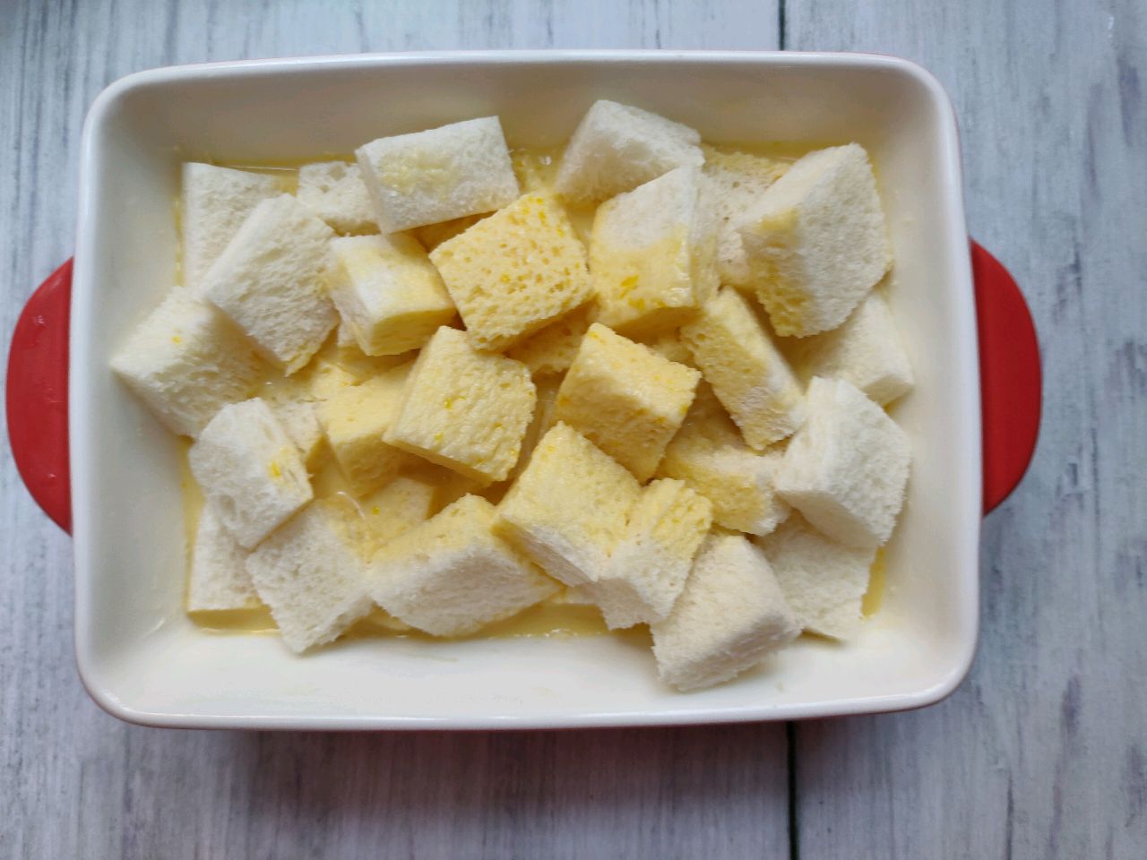 用烤箱做的蔓越莓吐司布丁比蛋糕还好吃