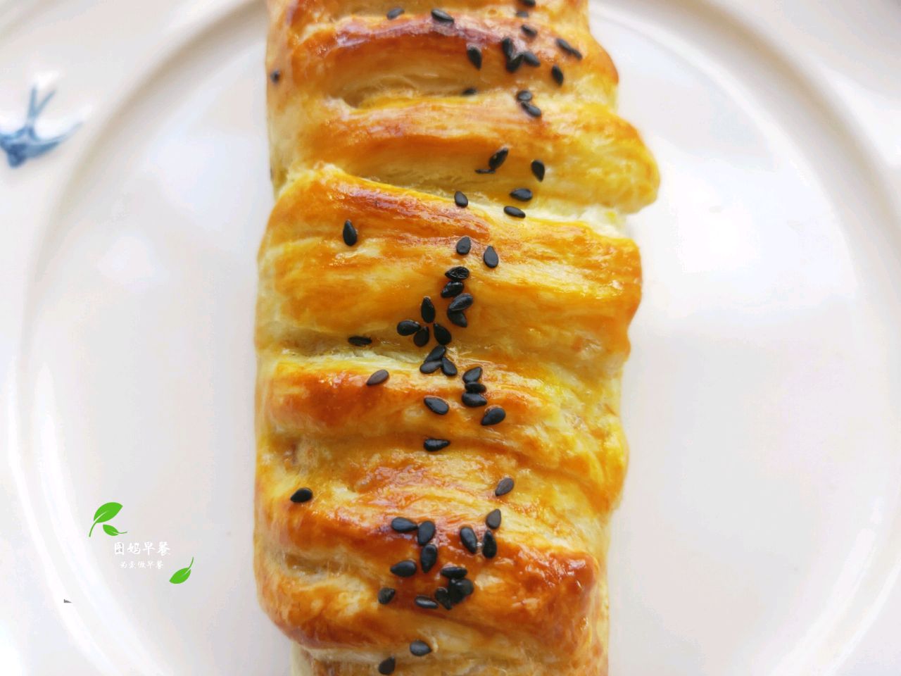 用手抓饼做的咸口毛毛虫面包～