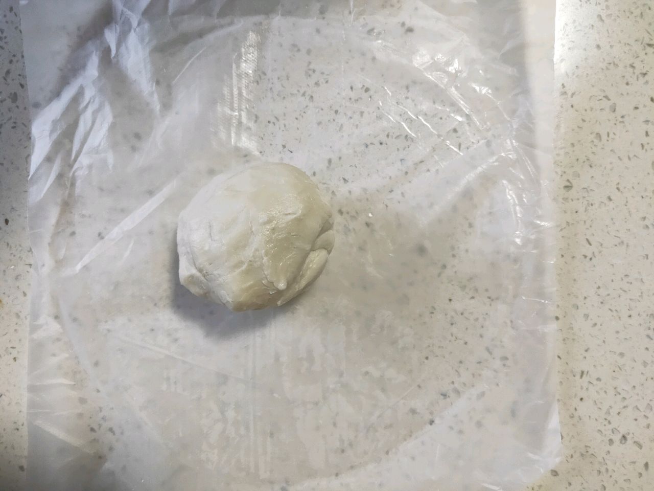 用手抓饼做的咸口毛毛虫面包～