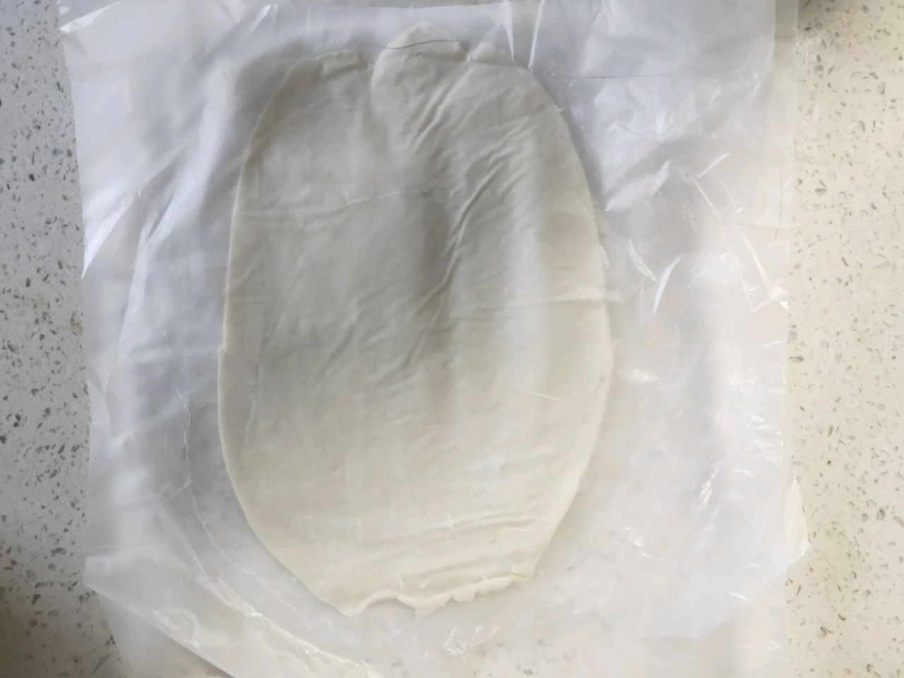 用手抓饼做的咸口毛毛虫面包～