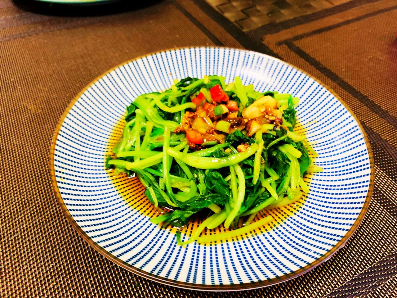 油淋鸡毛菜