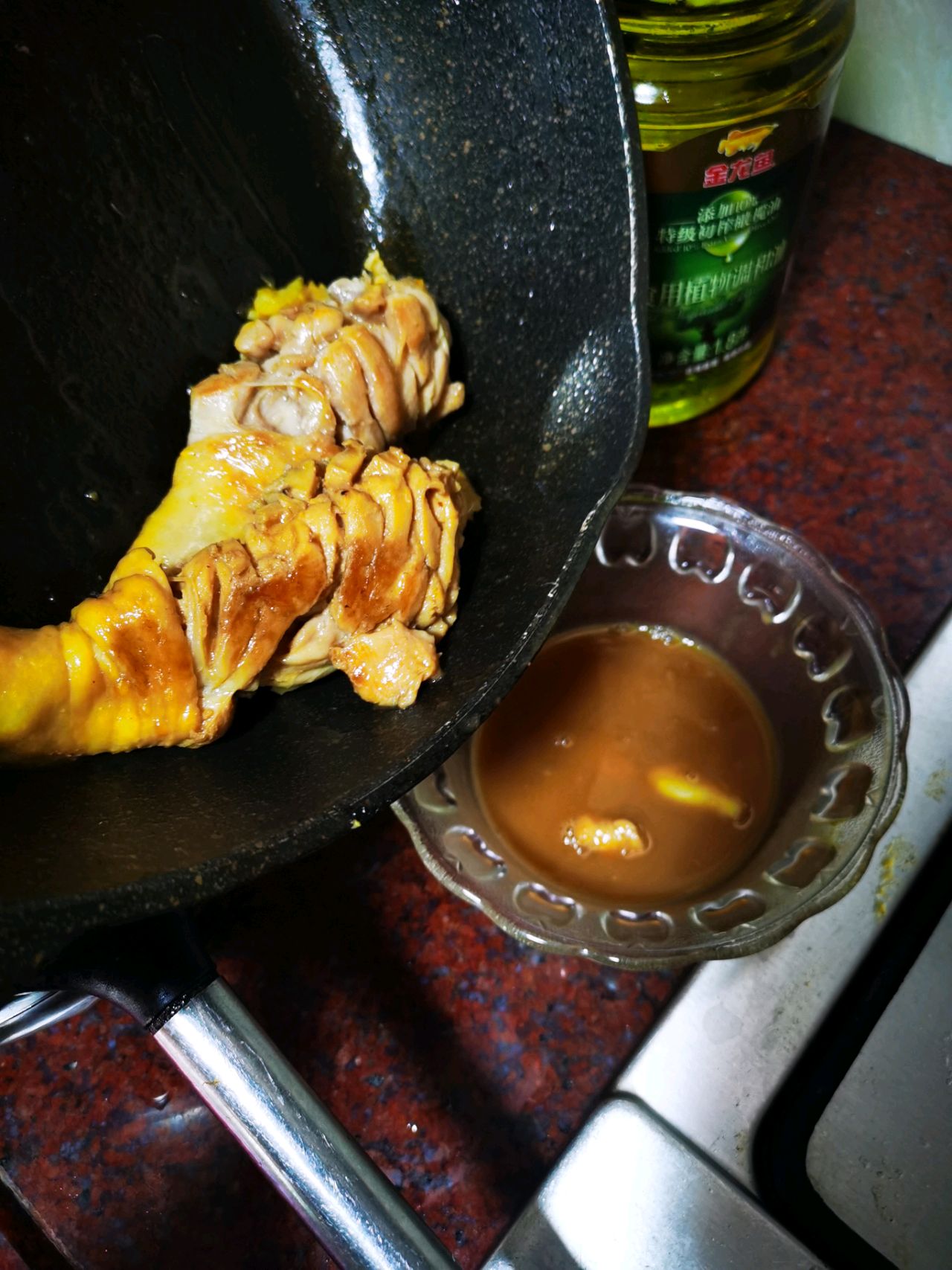 油焖鸡腿