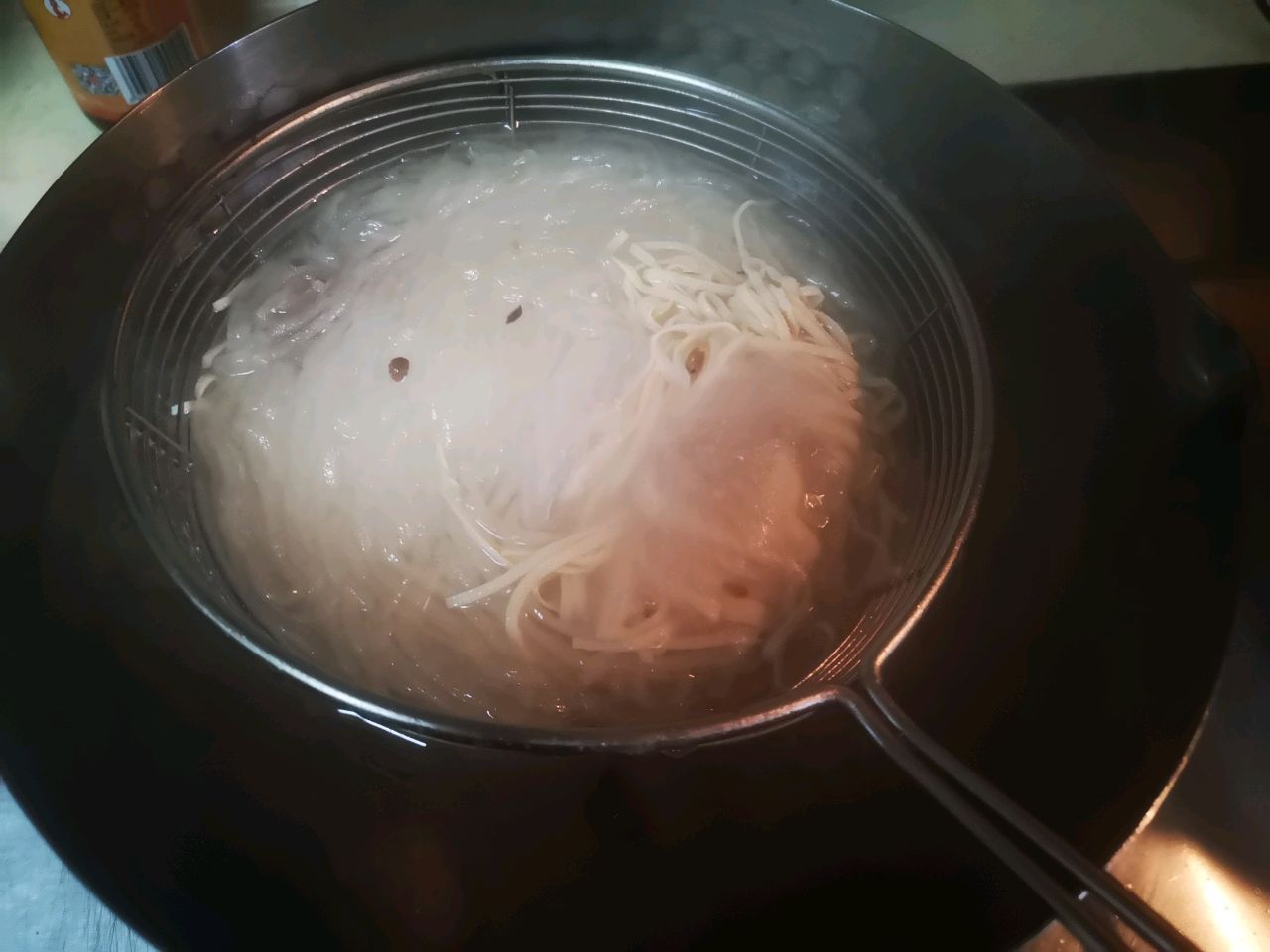 有内容的牛肉汤