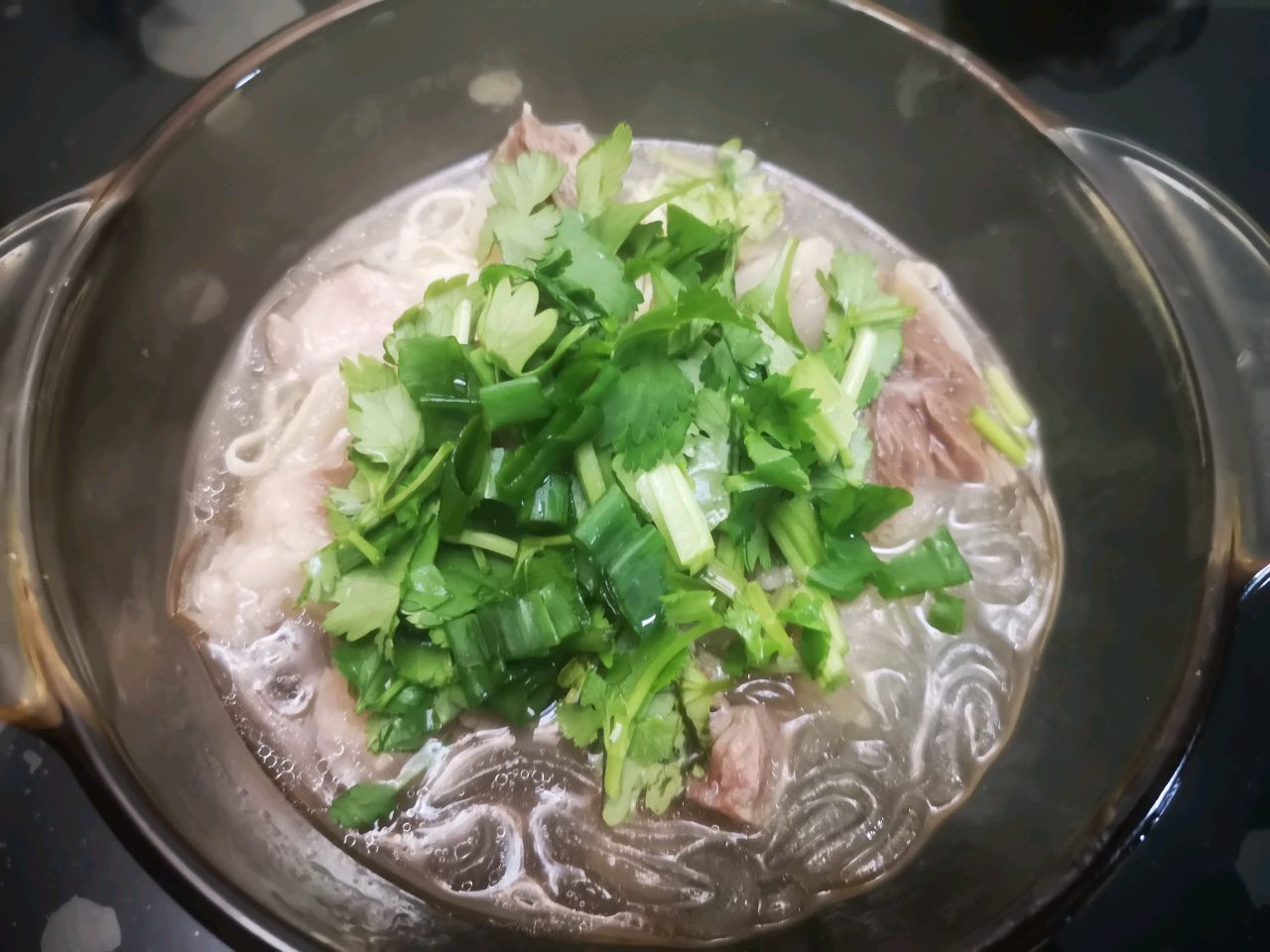 有内容的牛肉汤