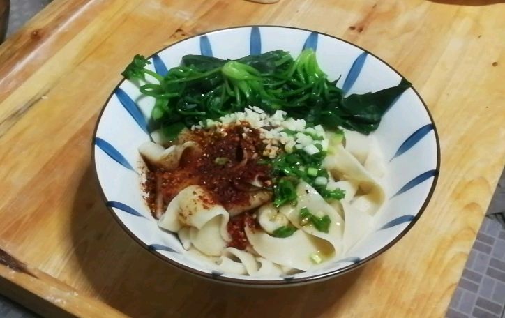 油泼面想要好吃就要这样做