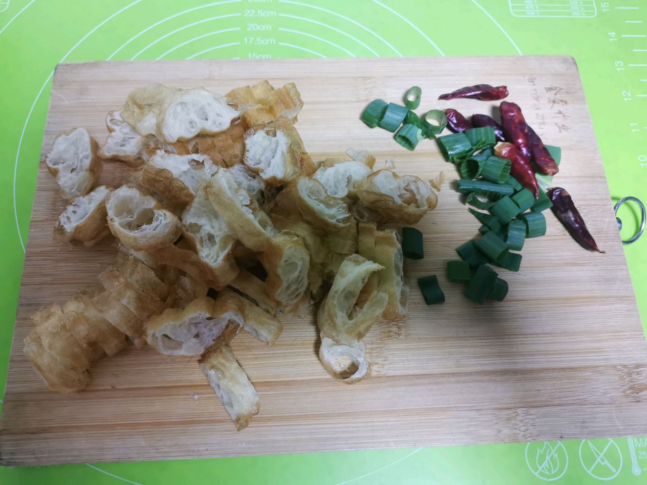 油条拌菠菜