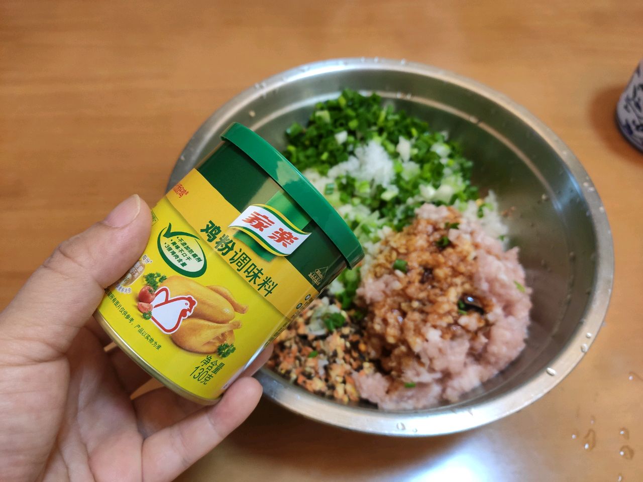 又鲜又脆的莲藕玉米木耳饺子
