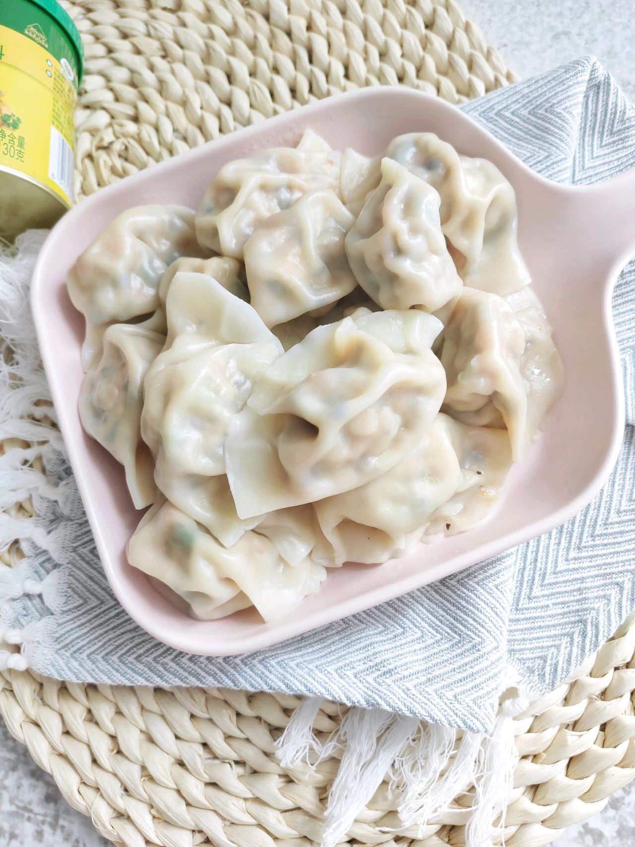 又鲜又脆的莲藕玉米木耳饺子