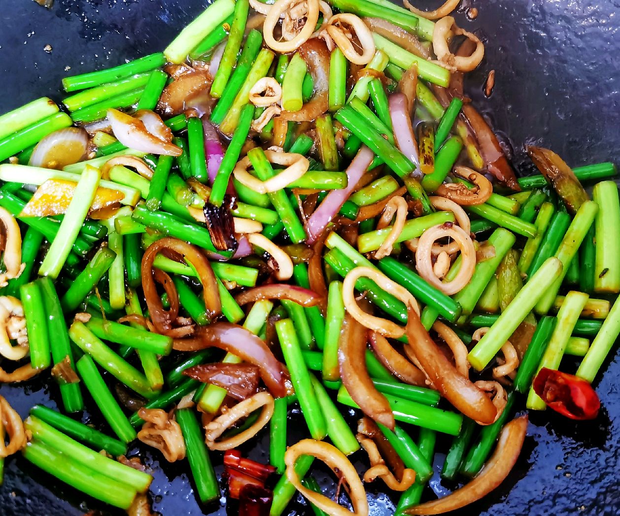 鱿鱼炒蒜薹
